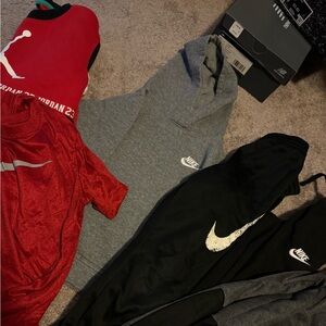 Boys Nike lot size 7